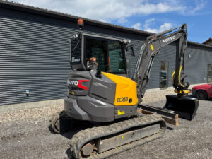 Volvo ECR50F - Engcon tiltrotator - Årgang 2022